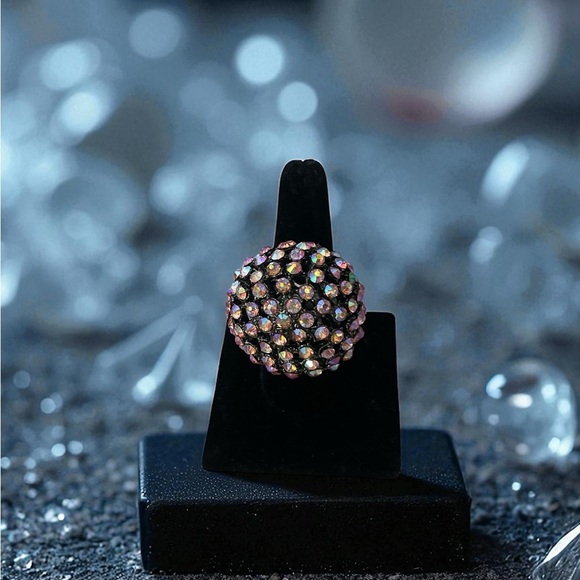 Elegant Multicolor Crystal Ring - Picture 2 of 2